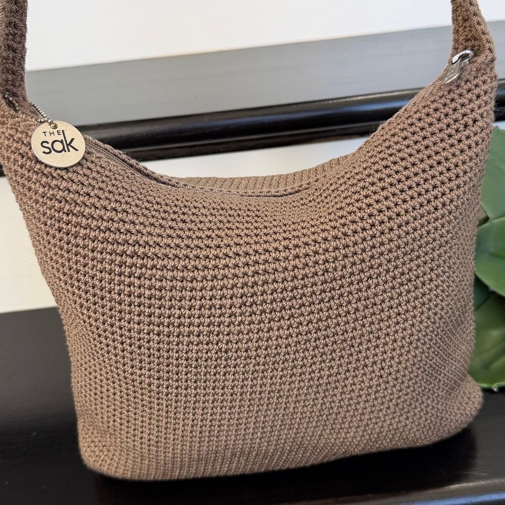 The Sak woven neutral shoulder purse clean non smoking tan boho relaxed vibe - Picture 4 of 10